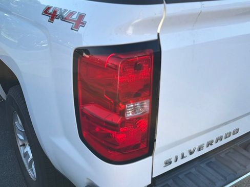 Used 2017 Chevrolet Silverado 1500 LT w/ Trailering Package AWD/4WD image 19