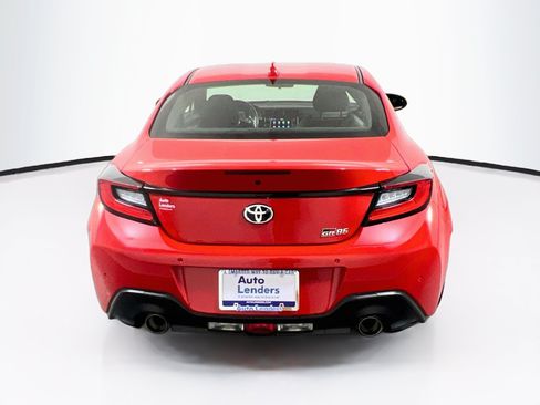 Used 2023 Toyota GR86 w/ ALL Weather Mat Package (TMS) RWD image 6