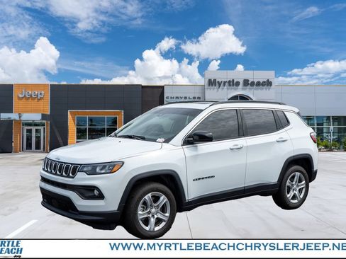Certified 2023 Jeep Compass Latitude w/ Sun and Sound Group AWD/4WD image 1