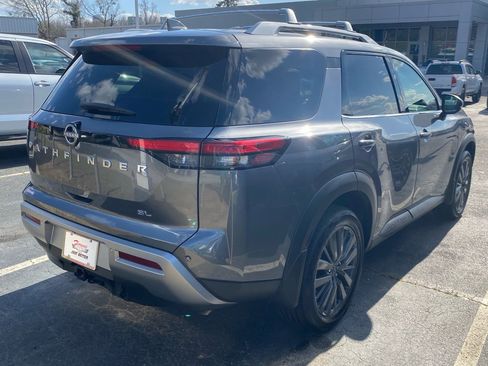 Used 2025 Nissan Pathfinder SL w/ SL Premium Package image 13