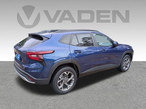 Used 2024 Chevrolet Trax LT FWD image 26