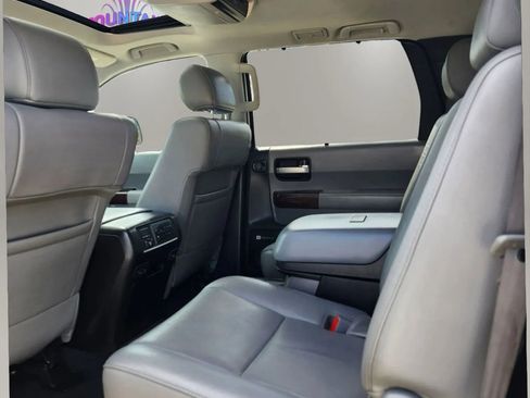Used 2016 Toyota Sequoia Platinum image 17