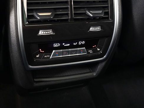 Used 2024 BMW X5 xDrive50e AWD/4WD image 40