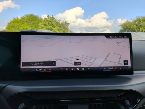 Certified 2025 BMW 230i Coupe RWD image 16