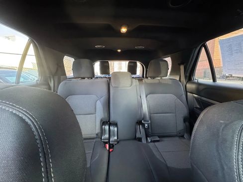 Used 2019 Ford Explorer XLT image 24