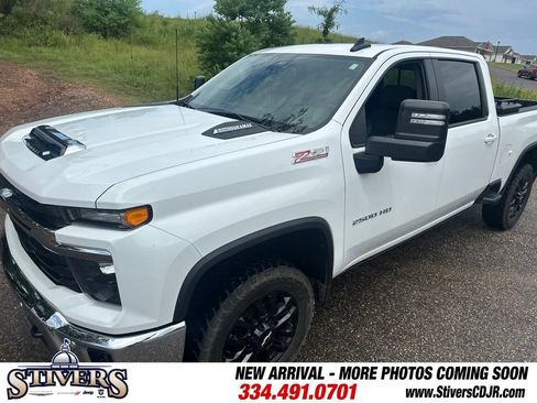 Used 2025 Chevrolet Silverado 2500 LT w/ All Star Edition AWD/4WD image 5