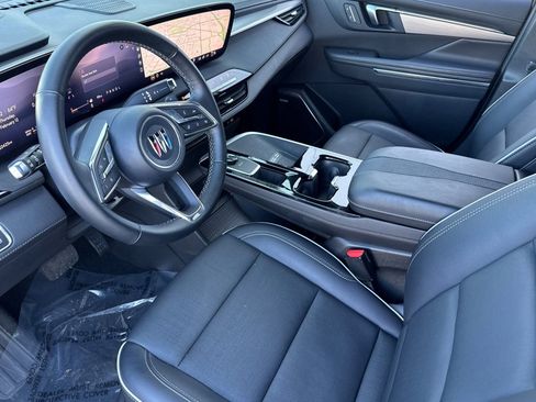 Used 2025 Buick Enclave Preferred image 9