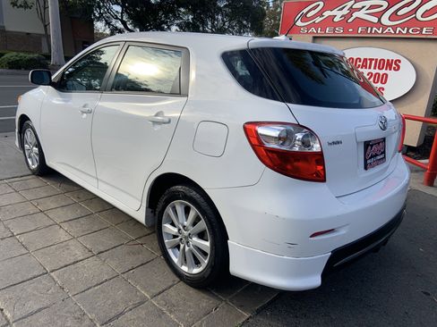 Used 2010 Toyota Matrix image 4