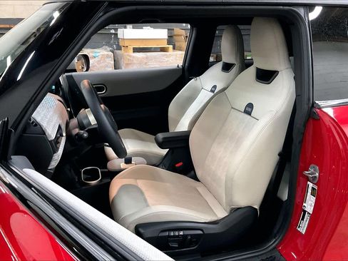 Certified 2025 MINI Cooper S image 27