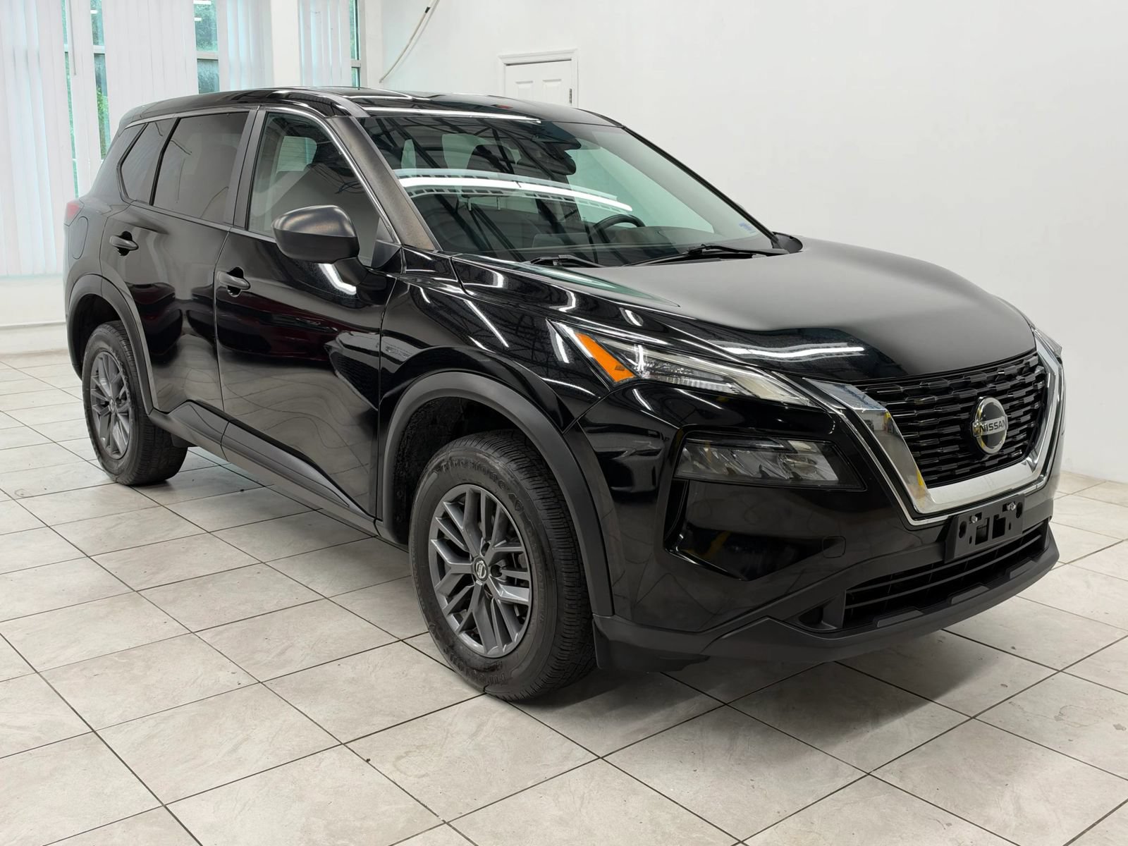 Used 2021 Nissan Rogue S AWD/4WD image 1