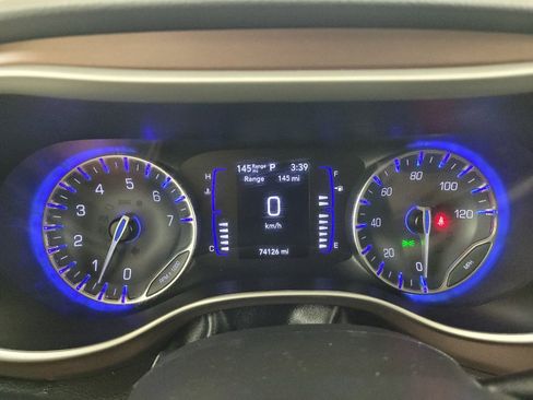 Used 2023 Chrysler Voyager LX FWD image 23
