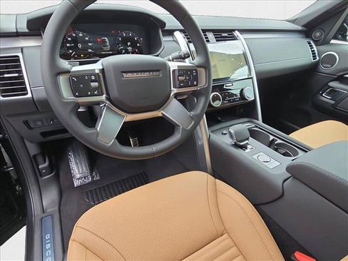 New 2025 Land Rover Discovery Dynamic SE AWD/4WD image 19