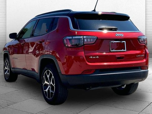 Used 2025 Jeep Compass Limited AWD/4WD image 9
