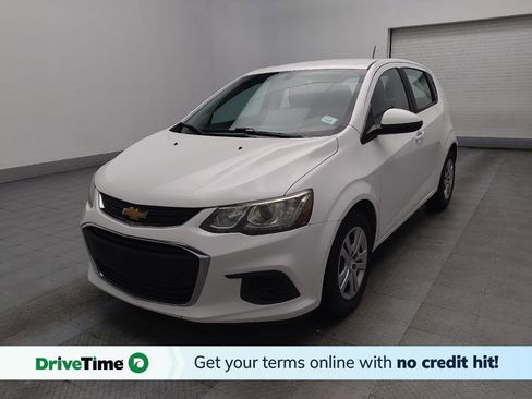 Used 2017 Chevrolet Sonic LT FWD image 1