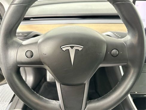 Used 2018 Tesla Model 3 Mid Range image 18