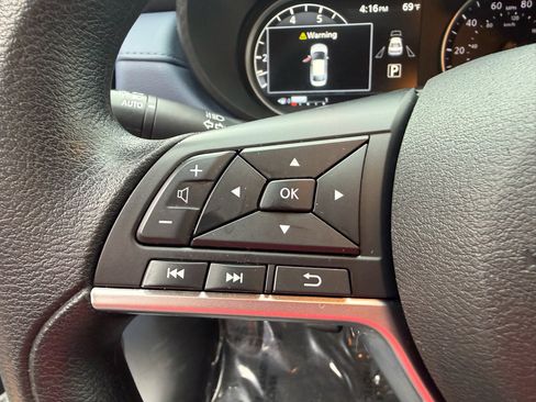 Used 2023 Nissan Versa SV image 23