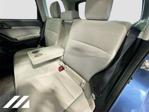 Used 2018 Subaru Forester 2.5i Premium w/ All-Weather Package image 26