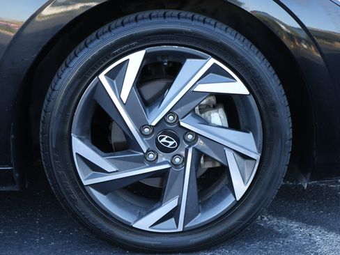 Used 2024 Hyundai Elantra Limited FWD image 25