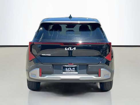 New 2027 Kia Seltos S FWD image 6