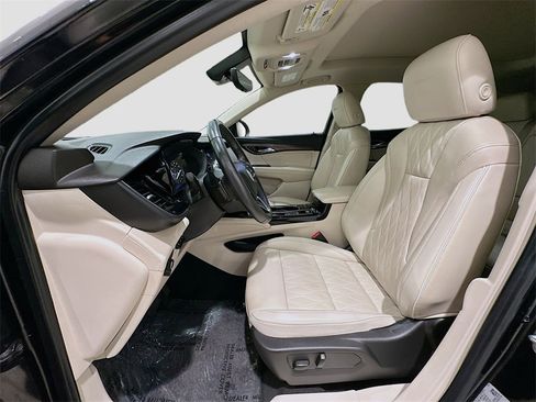 Used 2022 Buick Envision Avenir w/ Technology Package II image 21