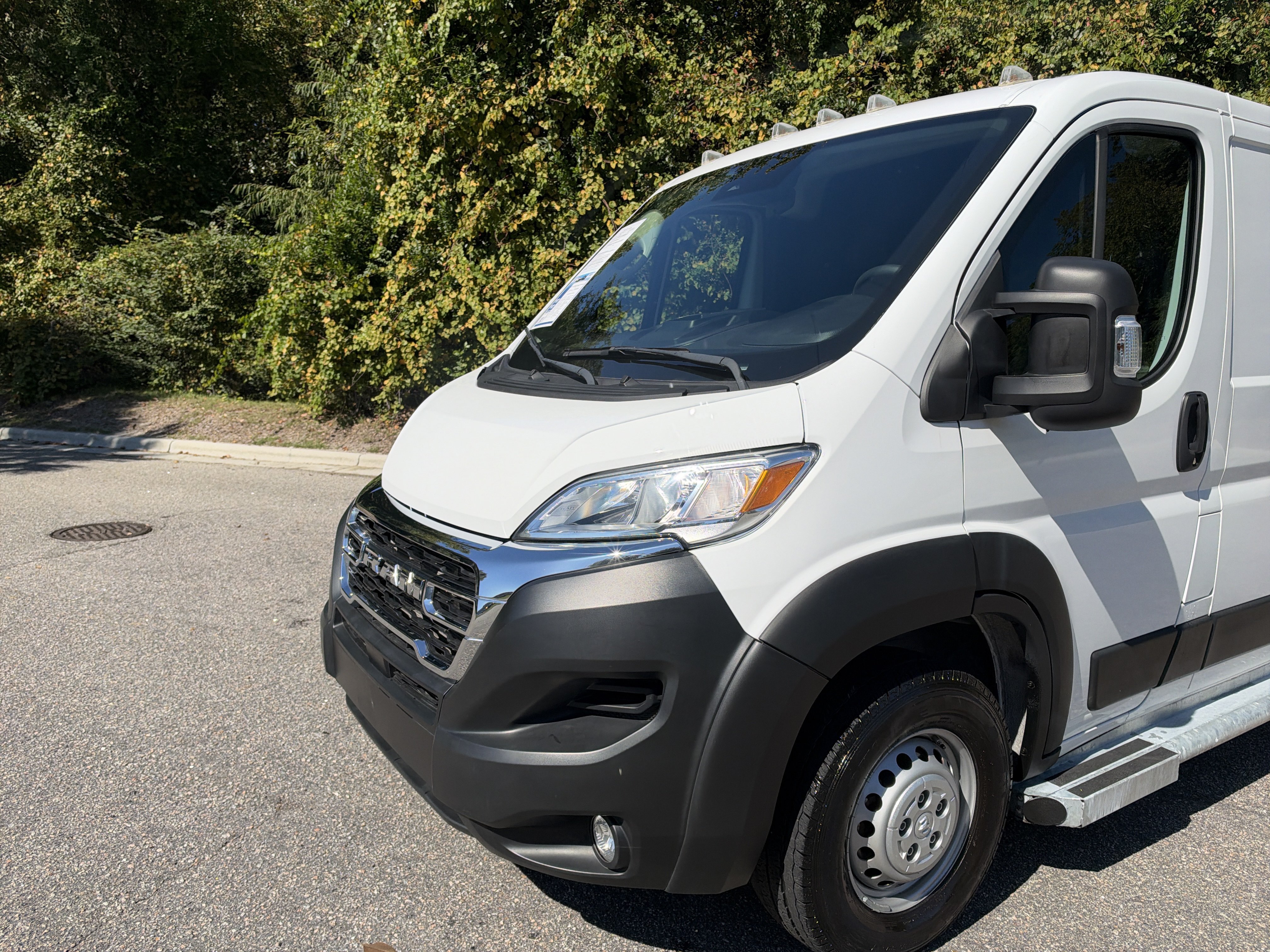 Used 2025 RAM ProMaster 2500 w/ U-Haul Equipment Group FWD image 5