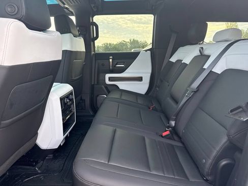 Used 2024 GMC Hummer EV 2X w/ Extreme Off-Road Package AWD/4WD image 9