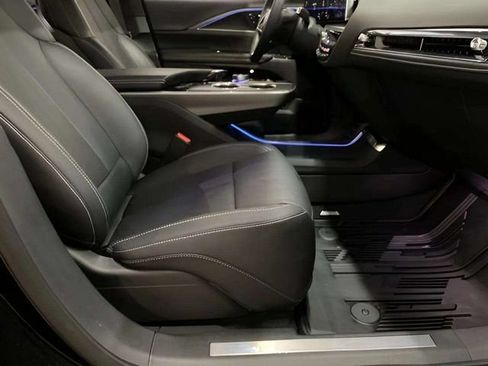 Used 2025 Cadillac Lyriq Luxury RWD image 75