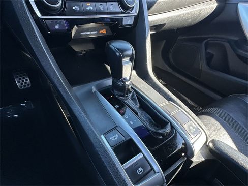 Used 2019 Honda Civic Touring image 28
