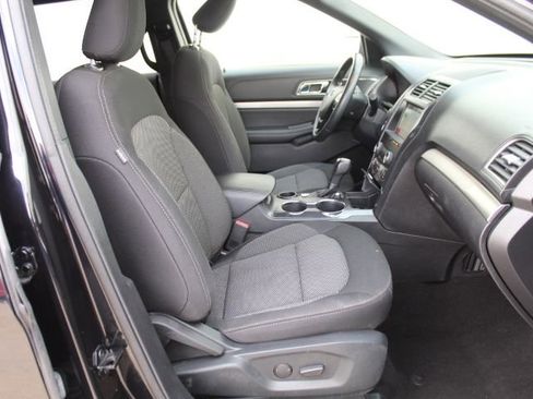 Used 2019 Ford Explorer XLT w/ Equipment Group 201A image 39