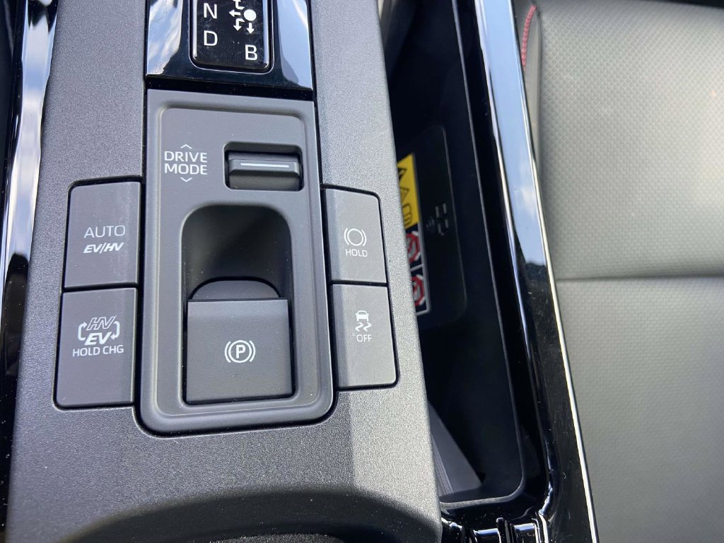 Used 2025 Toyota Prius Plug-In Hybrid FWD image 26