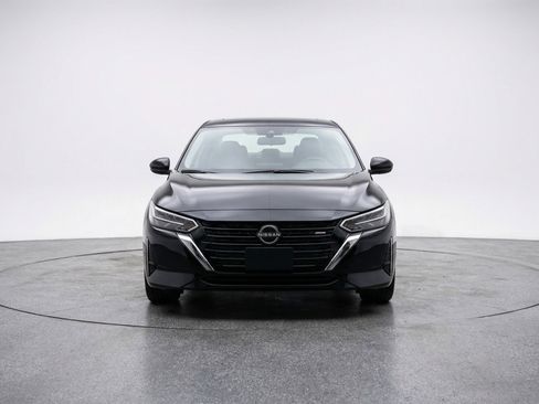 Used 2025 Nissan Sentra SV FWD image 2