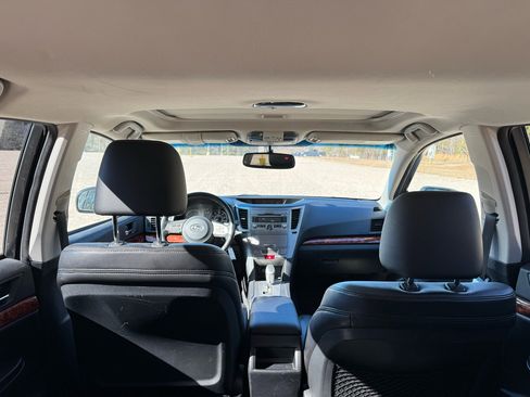 Used 2010 Subaru Outback 2.5i Limited w/ Protection Package 1A image 20