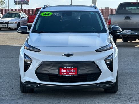 Used 2022 Chevrolet Bolt EUV LT w/ Comfort Package image 9