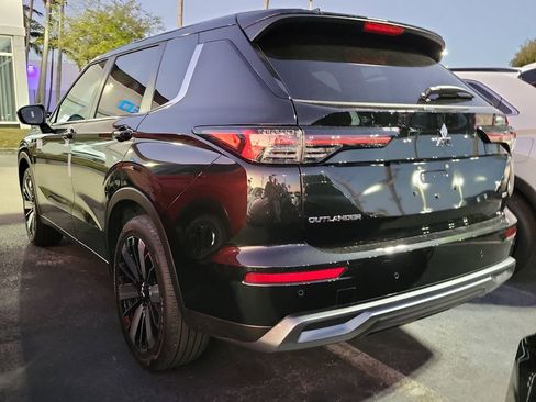 New 2026 Mitsubishi Outlander SE image 3
