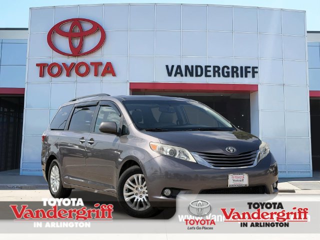 Used 2016 Toyota Sienna XLE FWD image 1