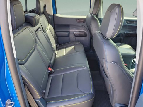 Used 2025 Ford Maverick Lobo image 12