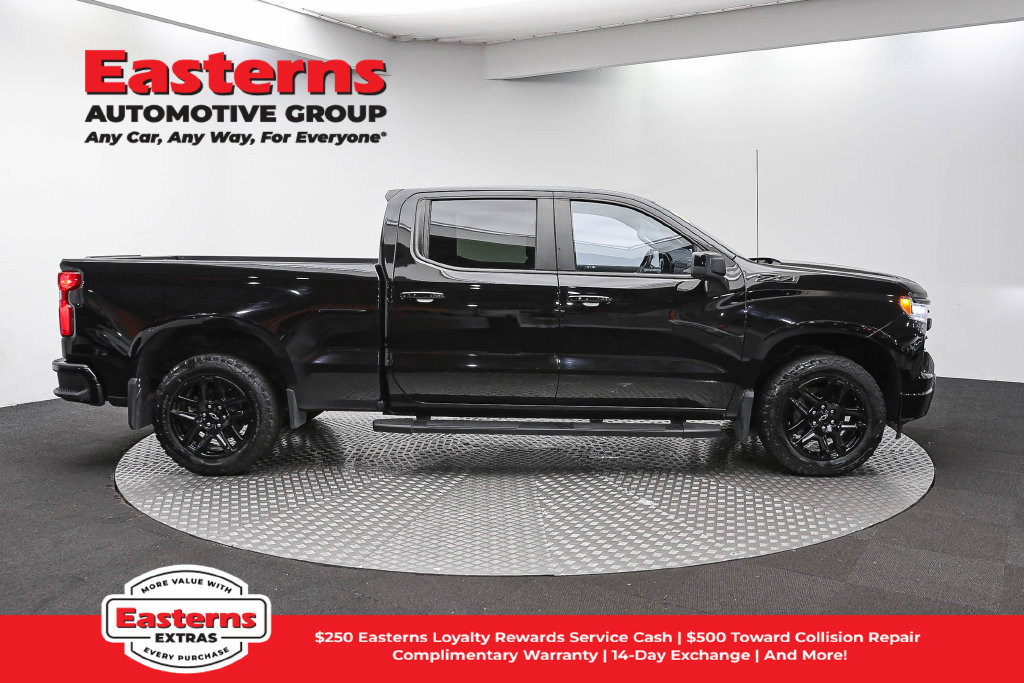 Used 2024 Chevrolet Silverado 1500 RST w/ Z71 Off-Road Package AWD/4WD image 5