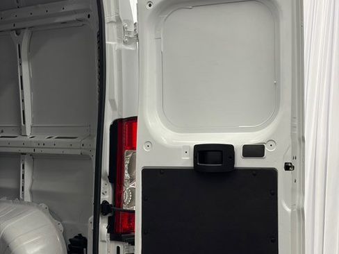 Used 2024 RAM ProMaster 2500 w/ Convenience Group image 14
