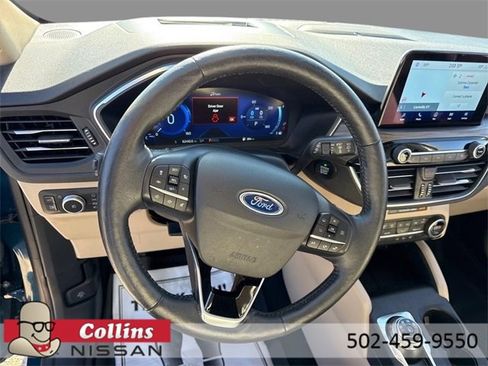 Used 2020 Ford Escape Titanium image 22