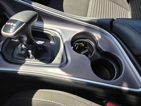 Used 2019 Dodge Challenger R/T w/ Driver Convenience Group RWD image 19