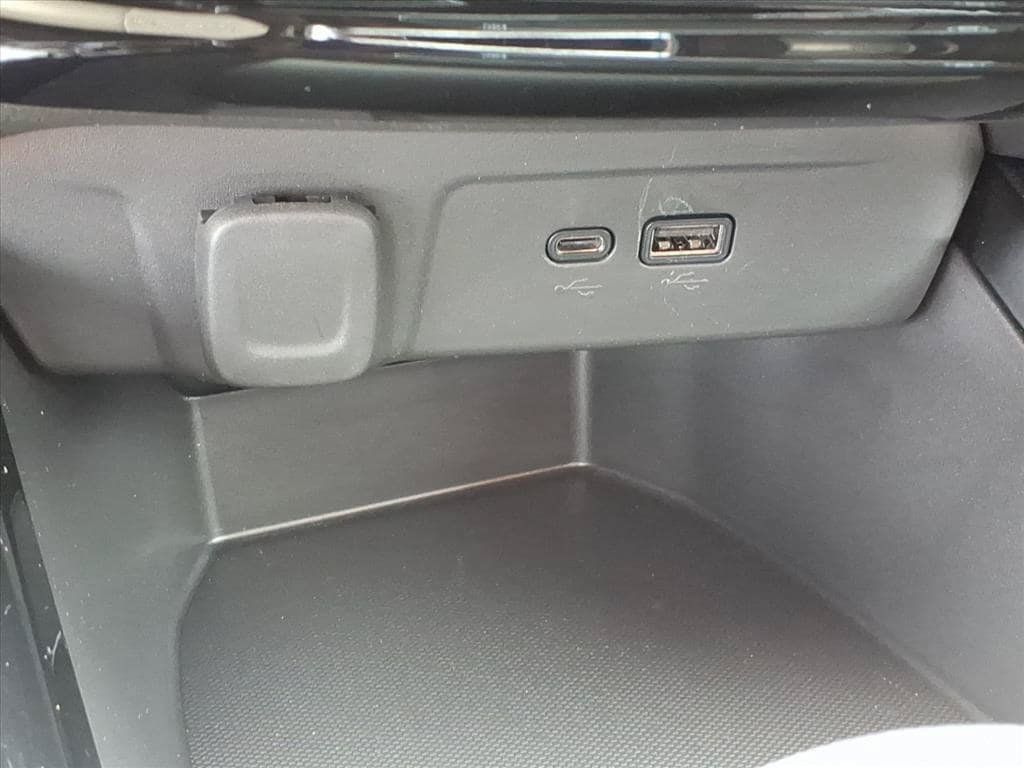 Used 2026 Chevrolet Trax RS w/ Driver Confidence Package FWD image 30