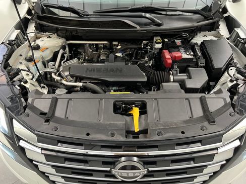 Used 2024 Nissan Rogue S FWD image 72