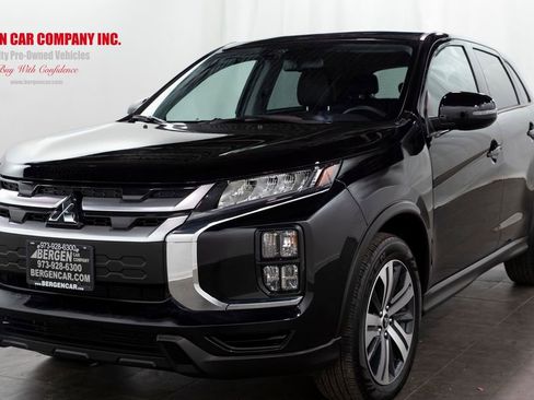 Used 2024 Mitsubishi Outlander Sport SE image 3