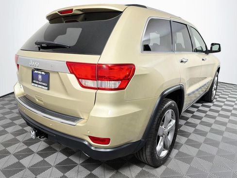Used 2012 Jeep Grand Cherokee Overland AWD/4WD image 30