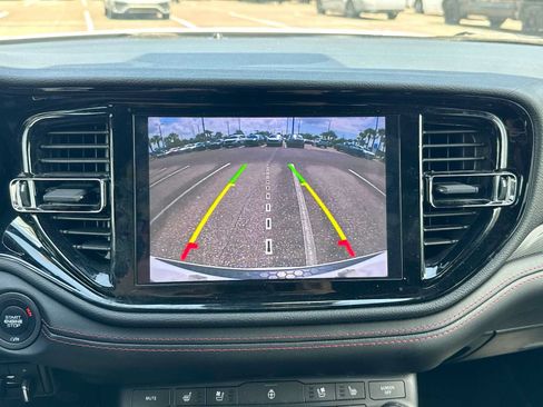 Used 2024 Dodge Durango GT RWD image 11