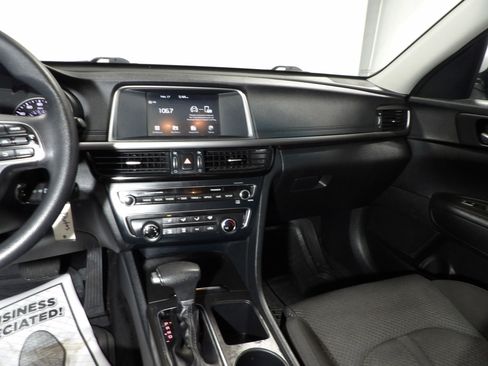 Used 2018 Kia Optima LX w/ 17" Alloy Wheels Package FWD image 12