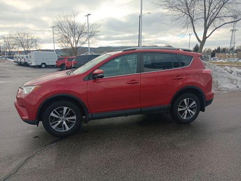 Used 2017 Toyota RAV4 XLE image 10