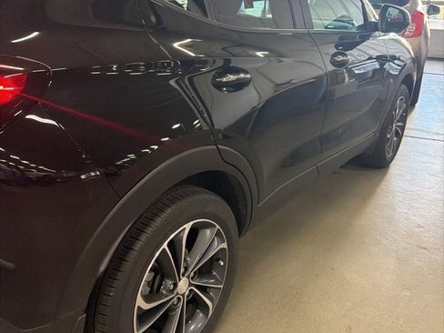 Certified 2021 Buick Encore GX Select w/ Advanced Technology Package image 3