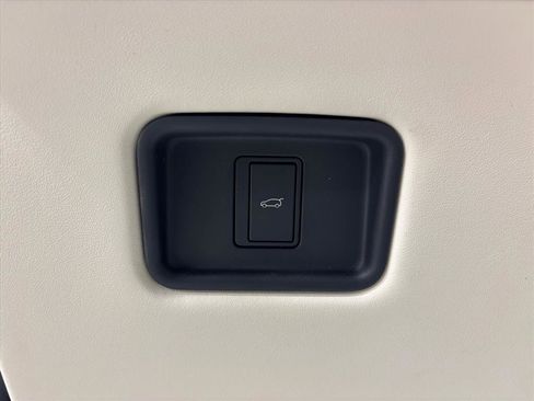 Used 2023 Land Rover Range Rover SE image 21