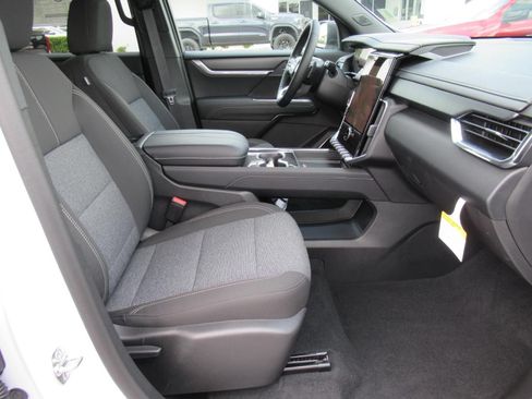 New 2026 GMC Acadia Elevation FWD image 10